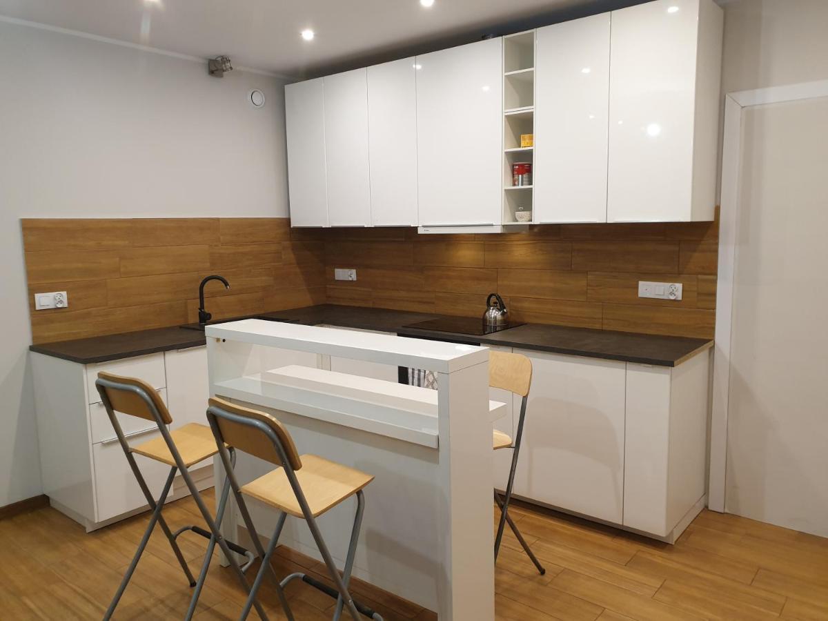 שרודה וילקופולסקה Maly Apartament W Zieleni Blisko Jeziora מראה חיצוני תמונה